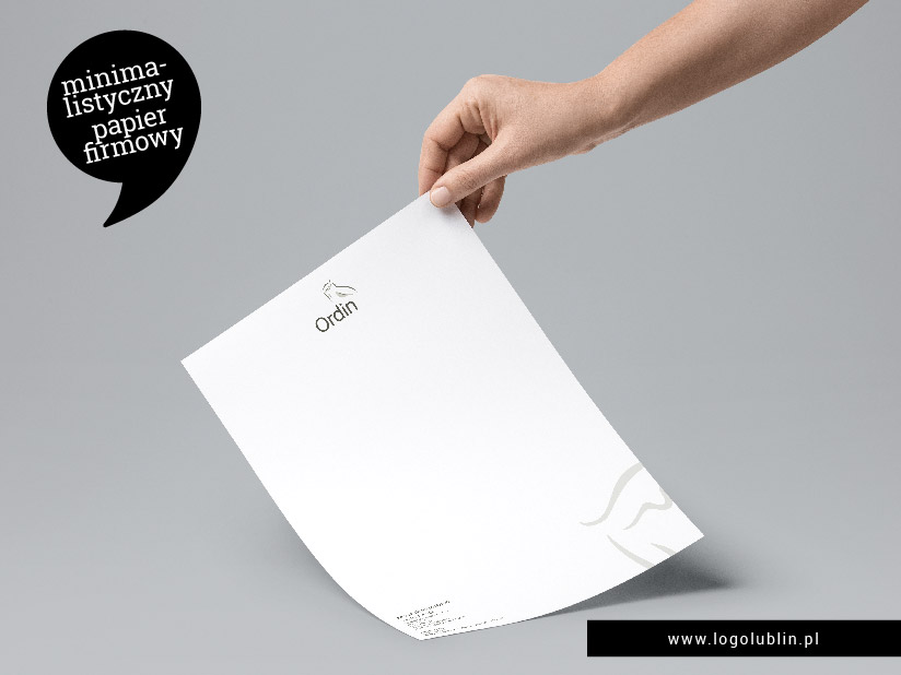 Papier firmowy w minimalistycznym stylu opracowany przez Studio Graficzne RedFox